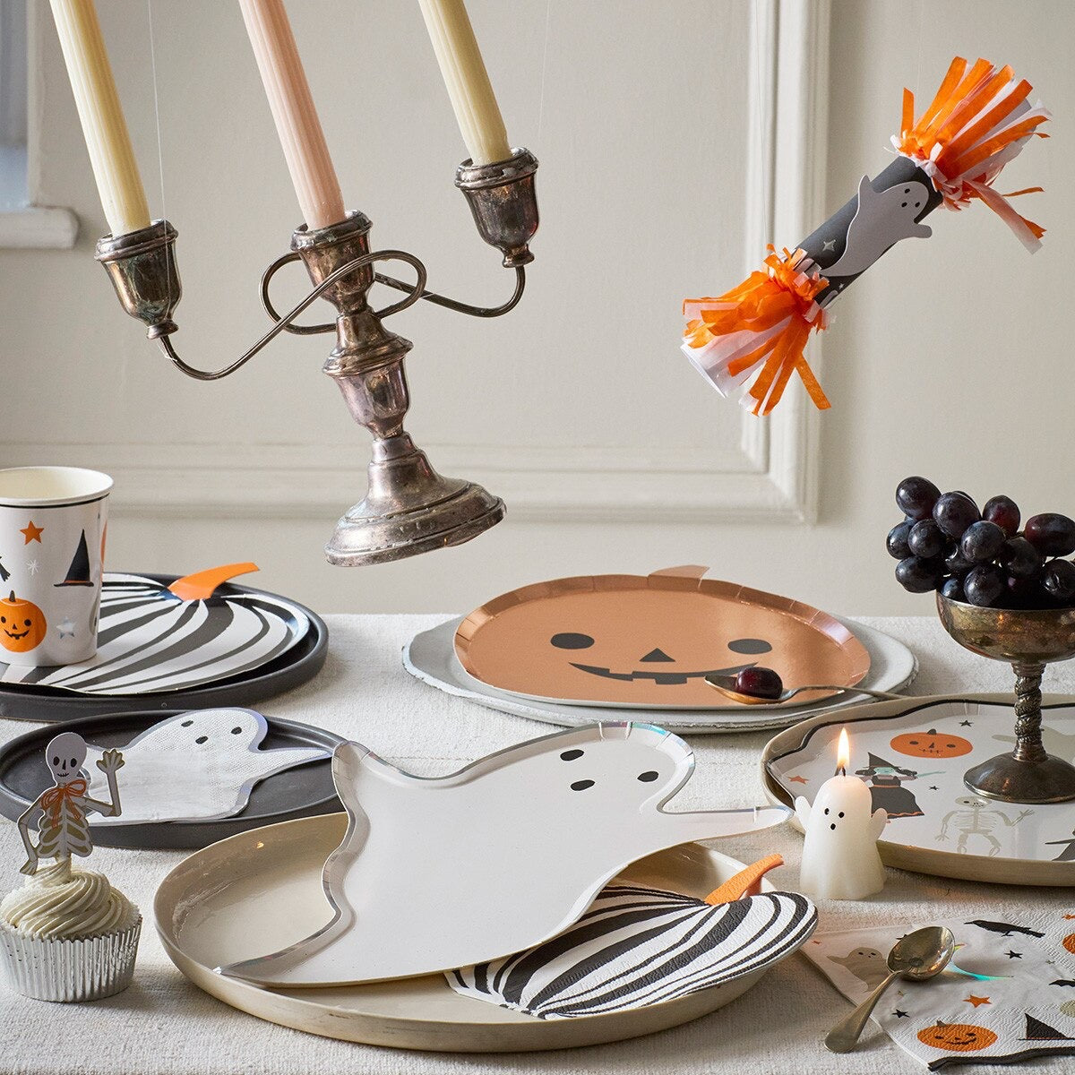 Ghost Shape Plates - Pack of 8