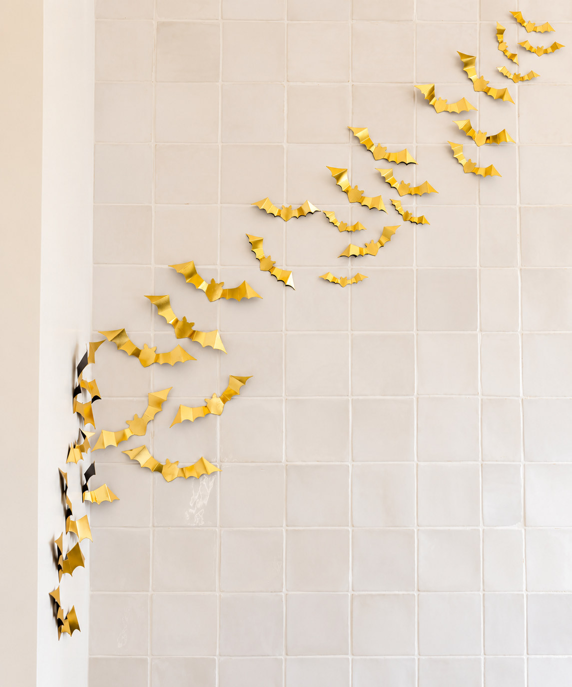 Sparkling Gold Halloween Wall Decor Bats