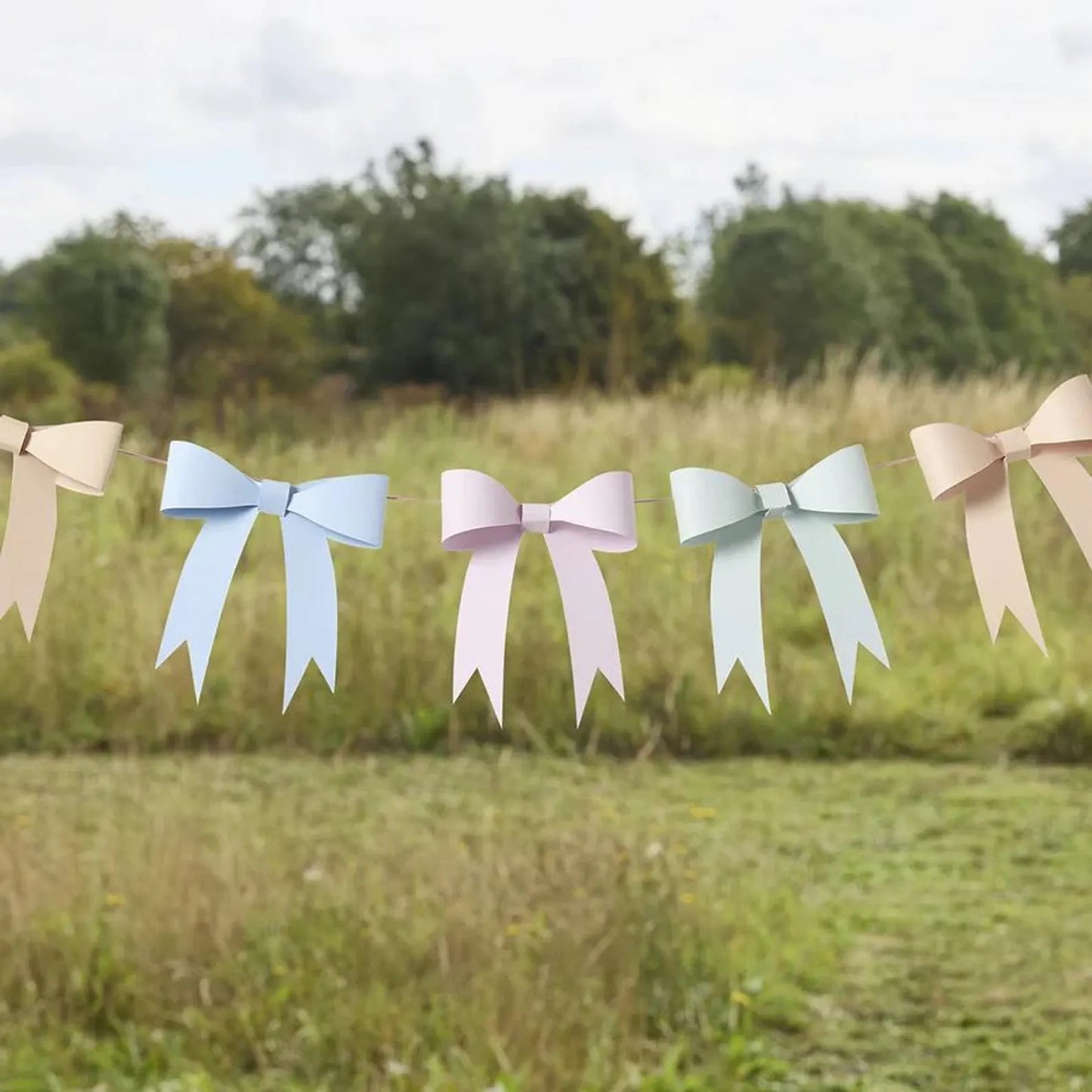 Pastel 3D Cardboard Bow Garland