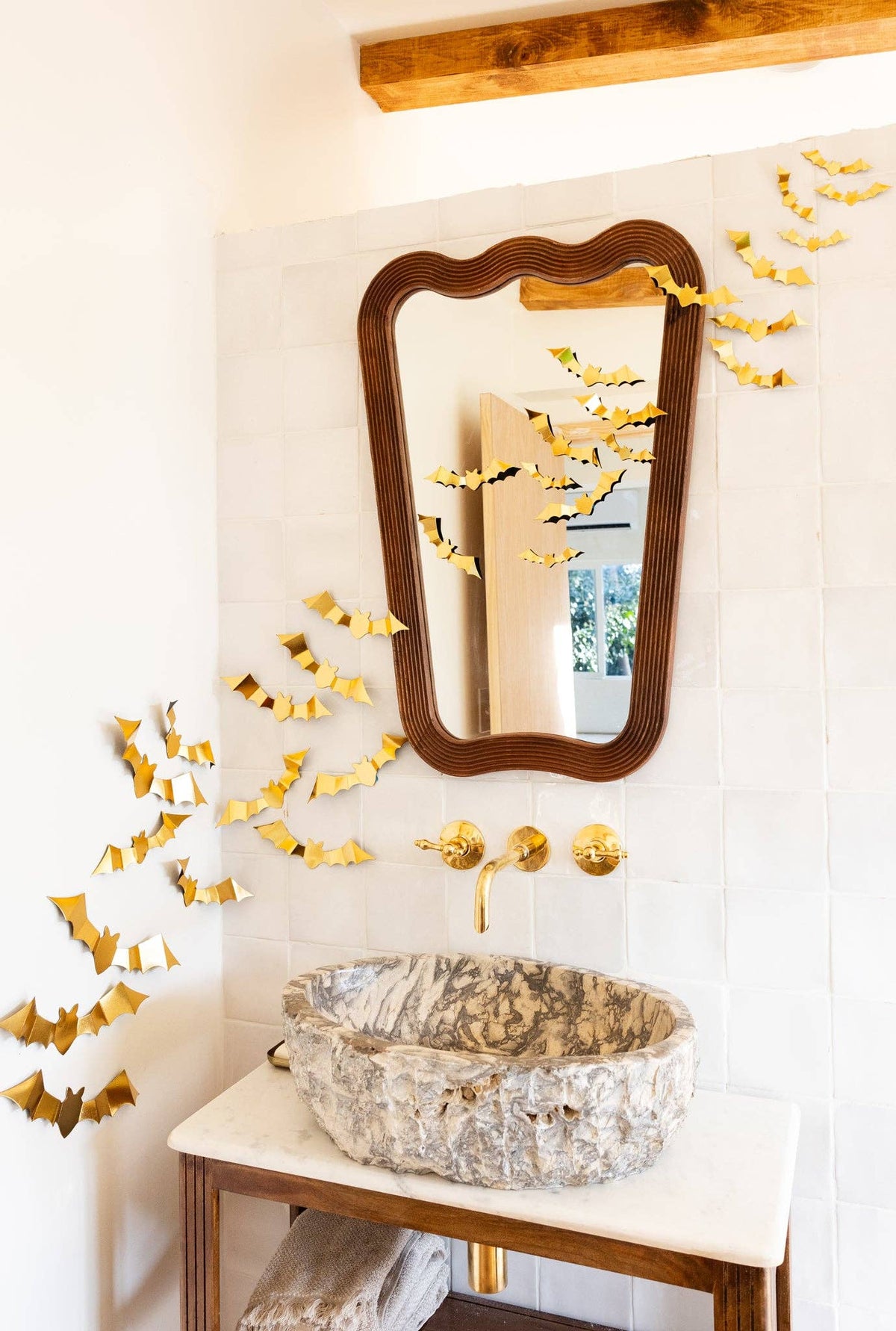 Sparkling Gold Halloween Wall Decor Bats